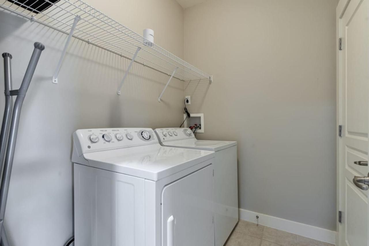 2-bedroom Unit With Free Parking & 2 King Beds *