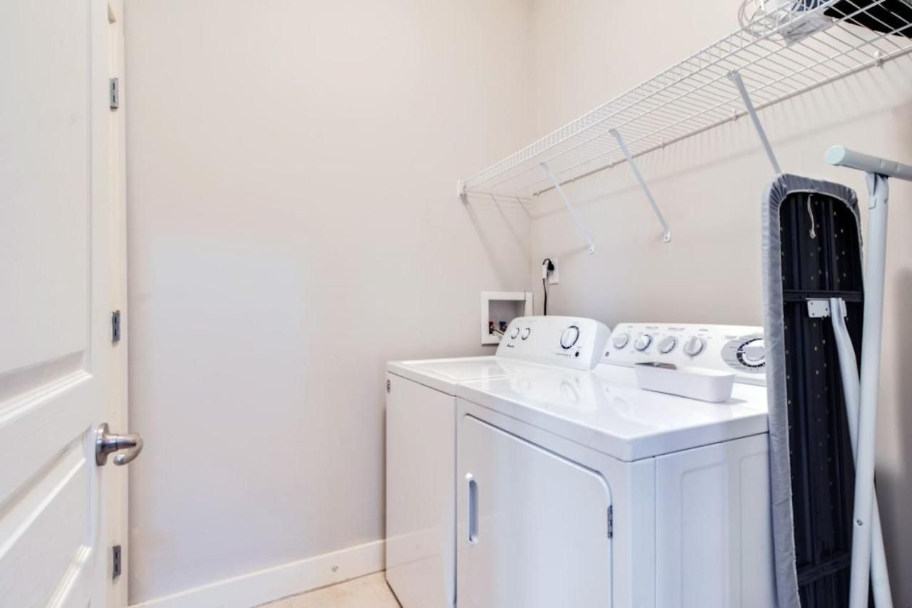 Holiday home West End Townhome With 2 En-suites And Free Private Parking Nashville