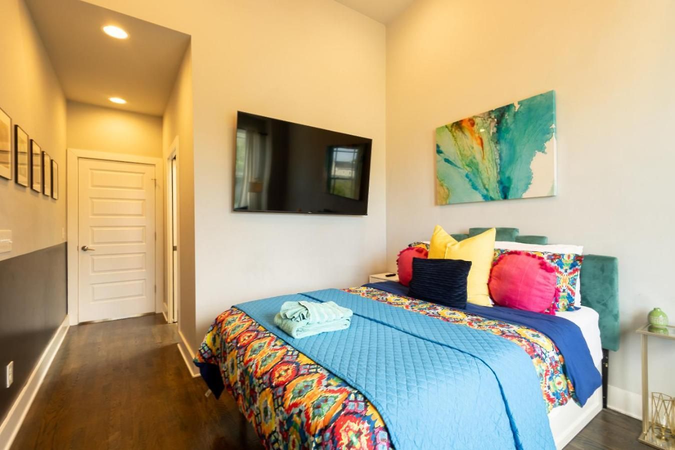 Apartment Heights Townhome With Free Parking & 3 Baths Nashville