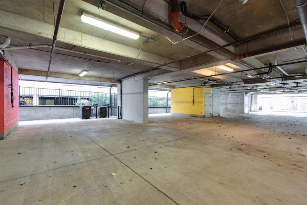 West End Townhome With 2 En-suites And Free Private Parking *
