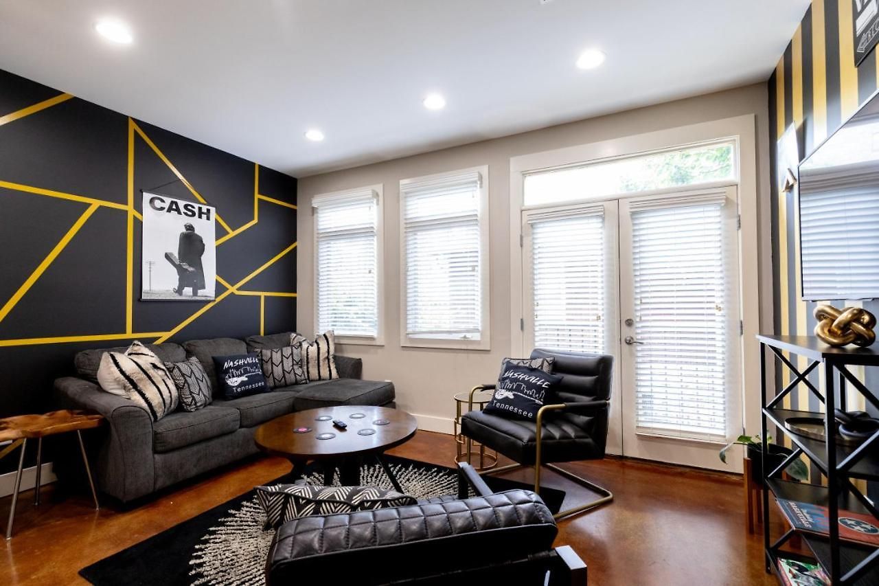 The Johnny Cash - Music Row District - Free Garage Parking - King Bed
