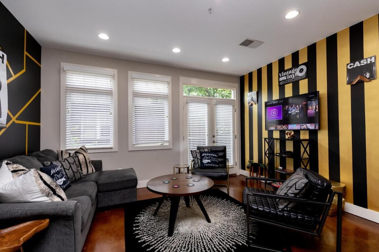 The Johnny Cash - Music Row District - Free Garage Parking - King Bed * Nashville