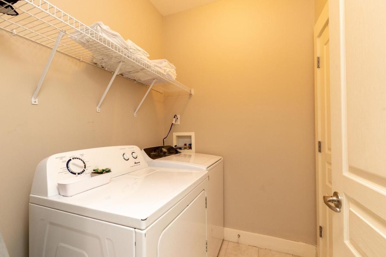 The Johnny Cash - Music Row District - Free Garage Parking - King Bed * Nashville