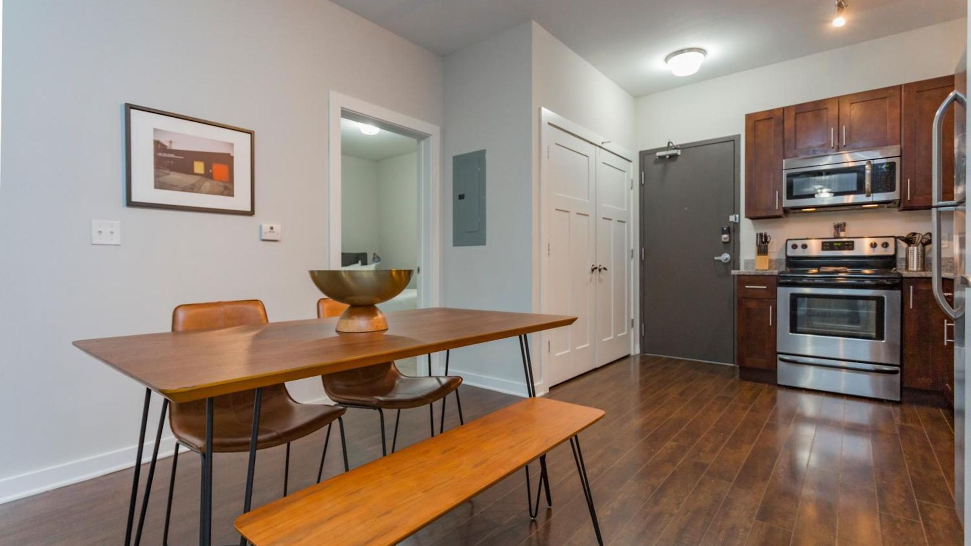 Cozysuites At Music Row Apartment