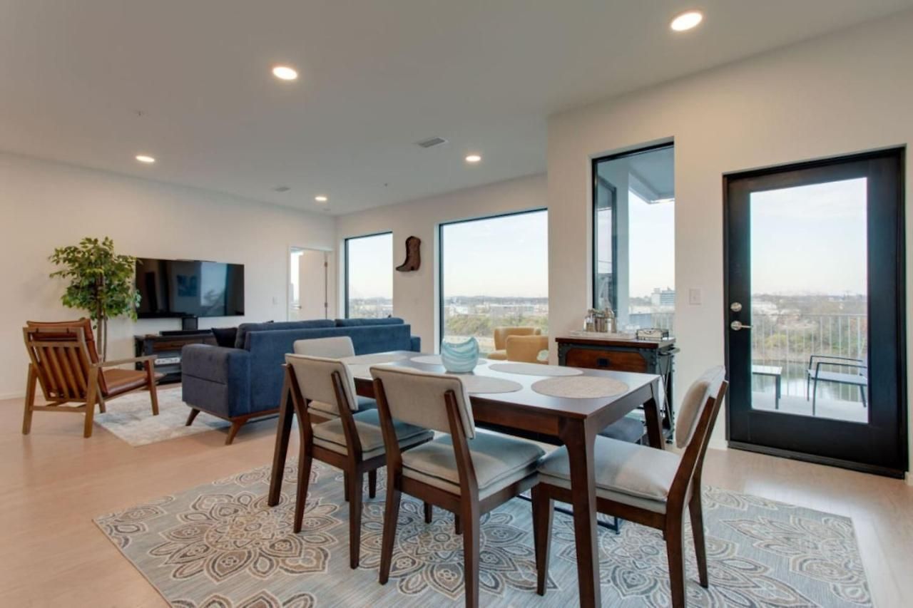 The Riverfront Vip - Walk To Broadway & Nissan Stadium - Free Garage