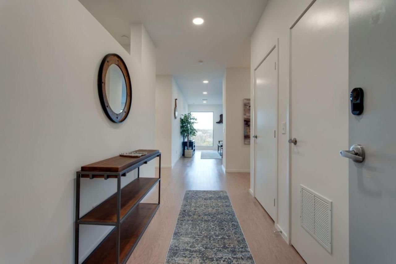 Apartment The Riverfront Vip - Walk To Broadway & Nissan Stadium - Free Garage Nashville