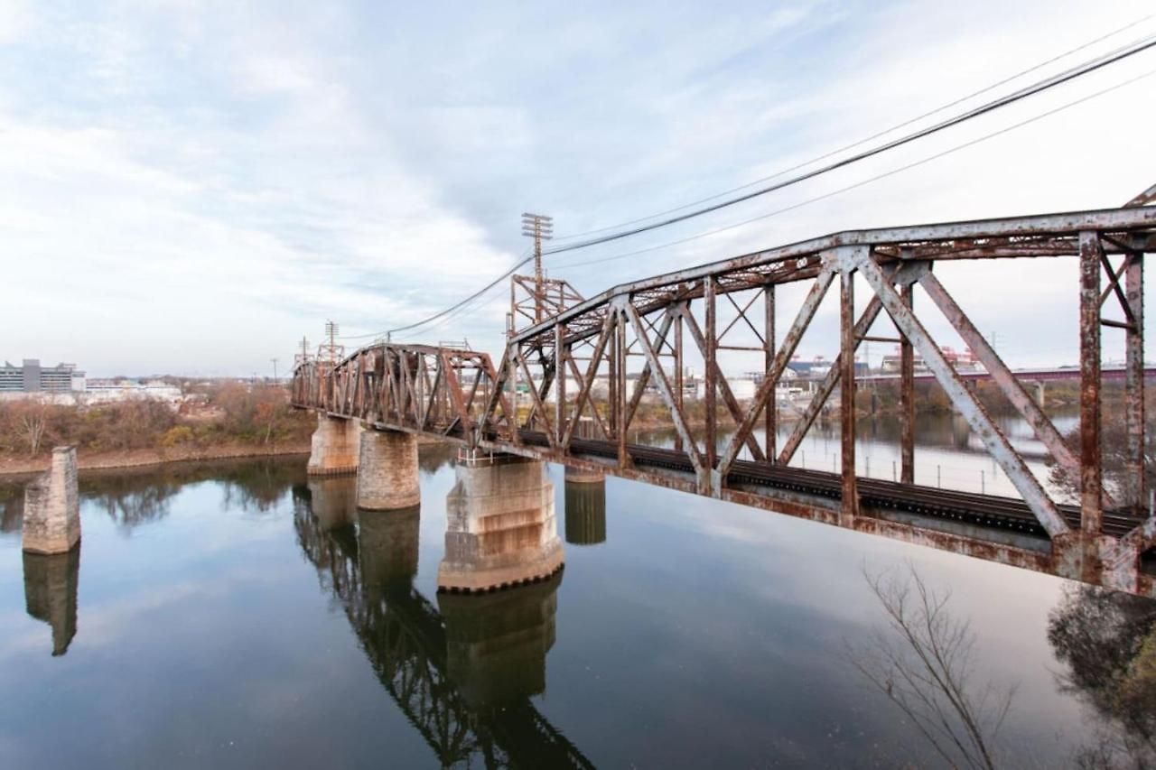 The Riverfront Vip - Walk To Broadway & Nissan Stadium - Free Garage *