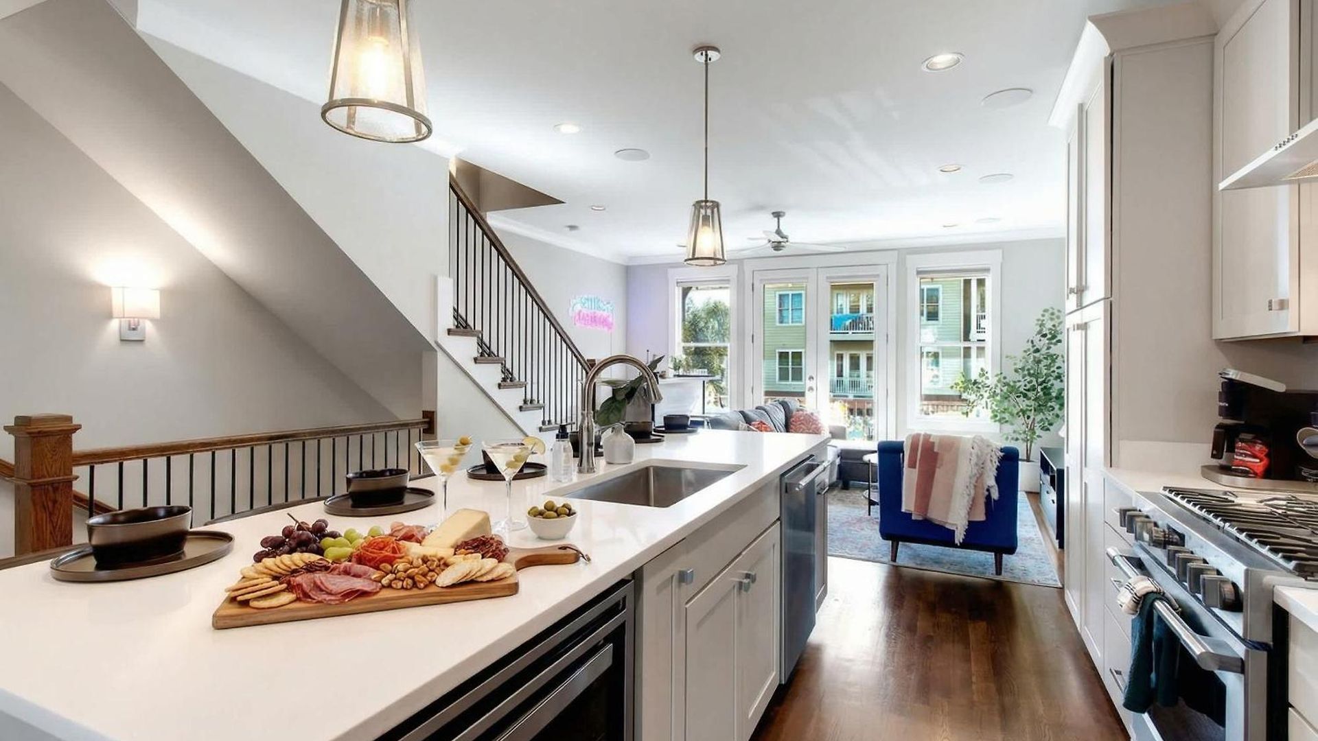 Lux Retreat 12 Beds Games Bar * Nashville