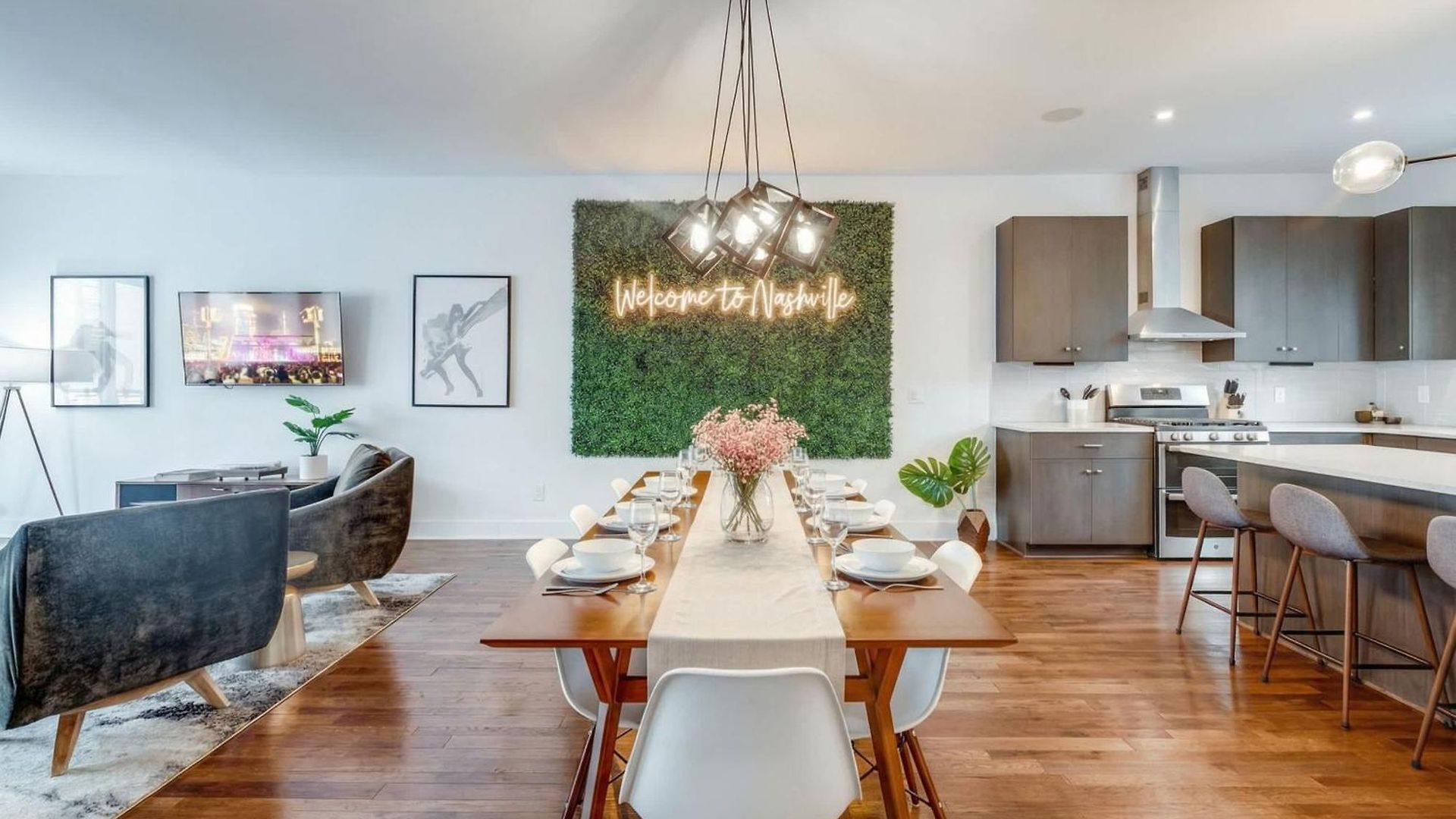 Downtown Luxury - 10 Beds & Free Parking Holiday home *