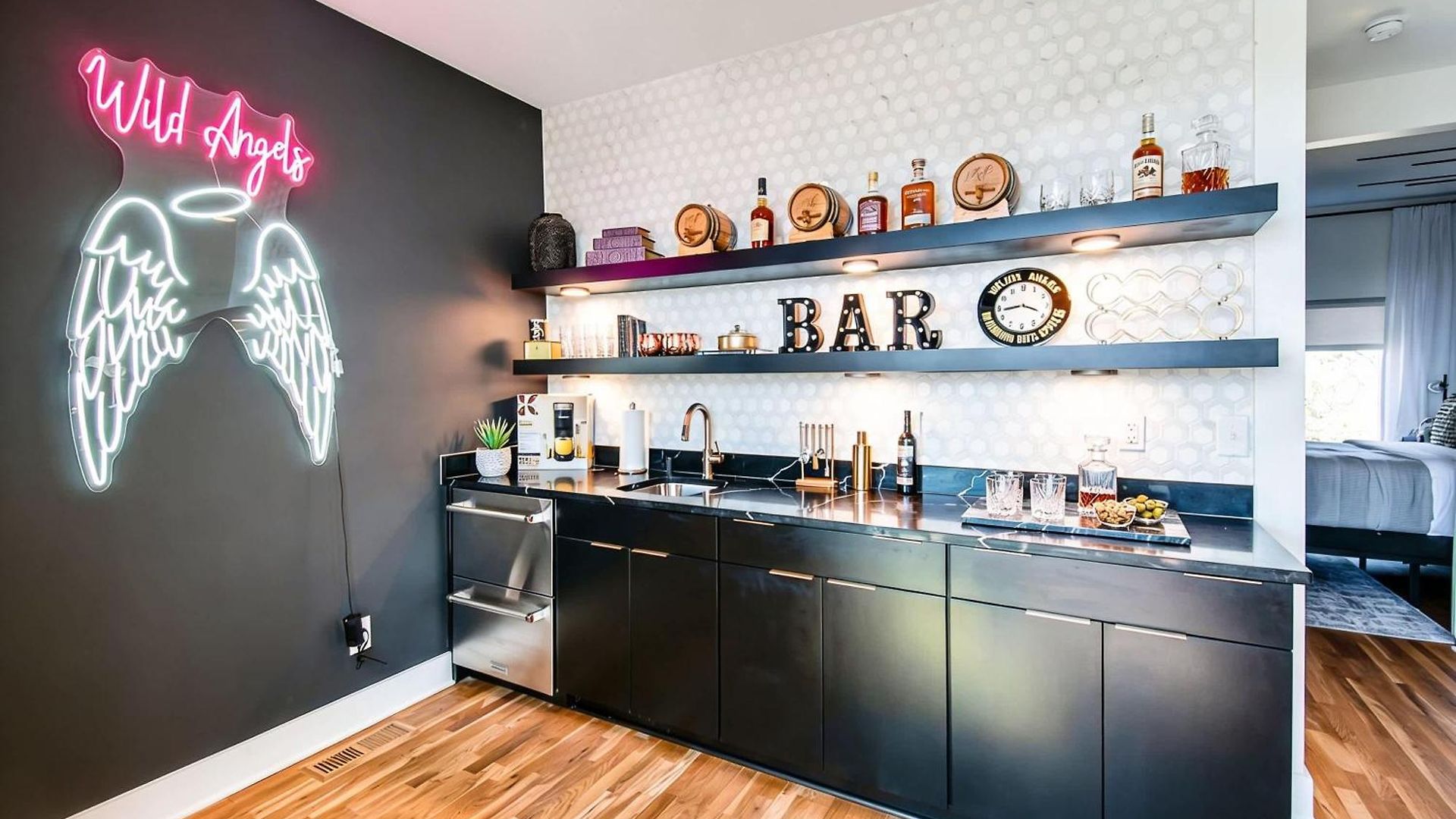 Luxury Retreat: Rooftop Hot Tub Double Deck & Game * Nashville