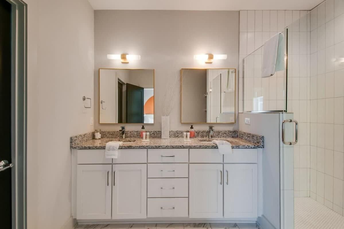 East Nash Lux - 13 Beds & Views * Nashville