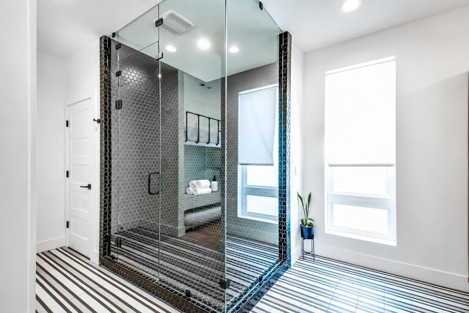 Close To The Gulch - Book Today * Nashville
