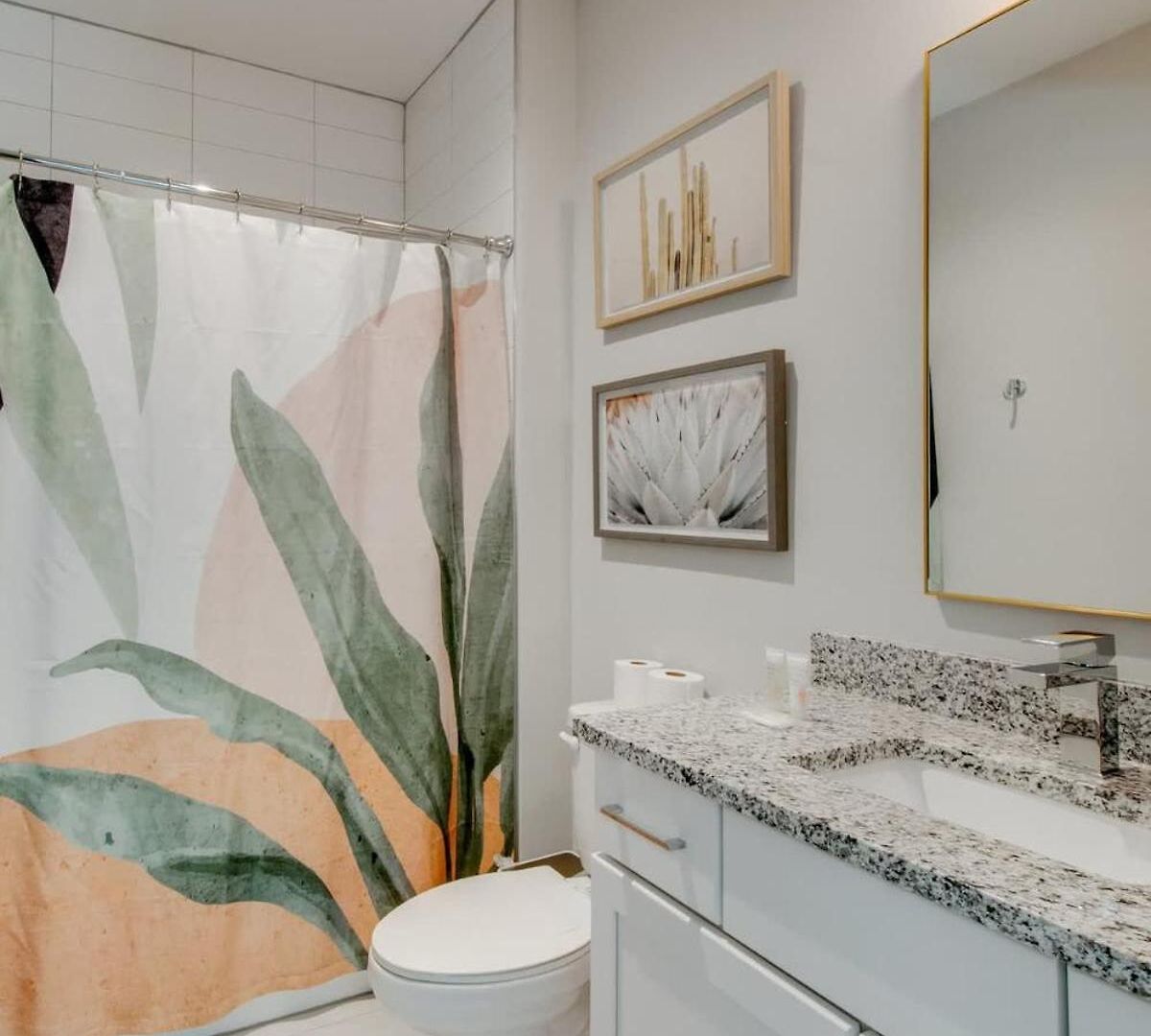 East Nash Lux - 13 Beds & Views Holiday home