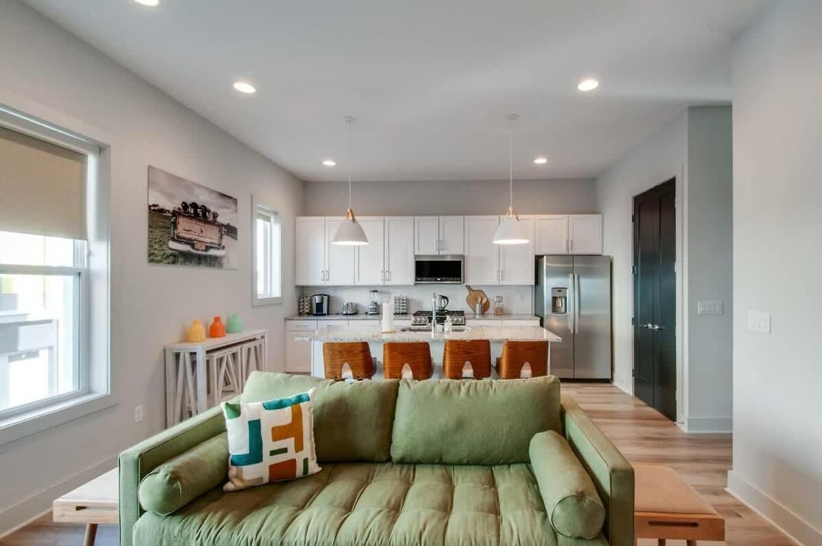 East Nash Lux - 13 Beds & Views * Nashville