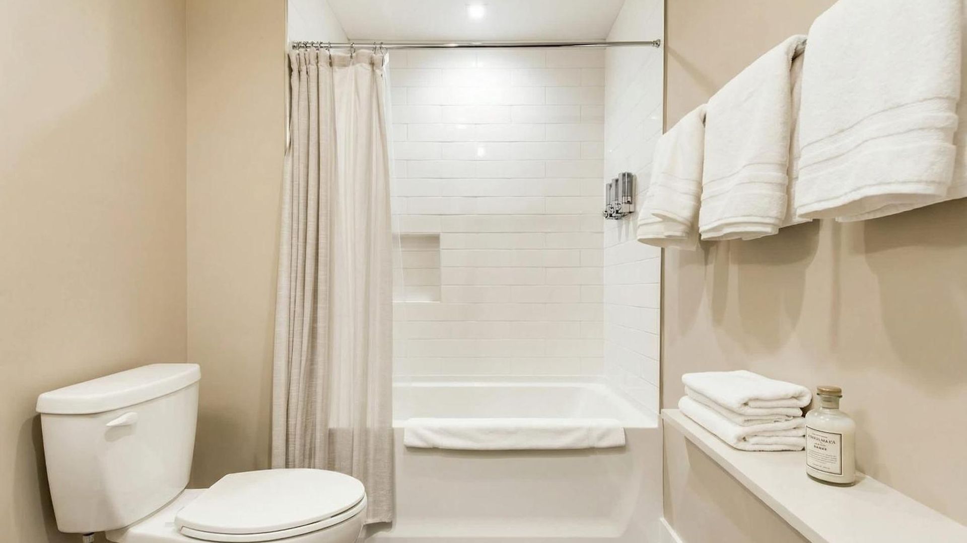 Downtown Luxury - 10 Beds & Free Parking