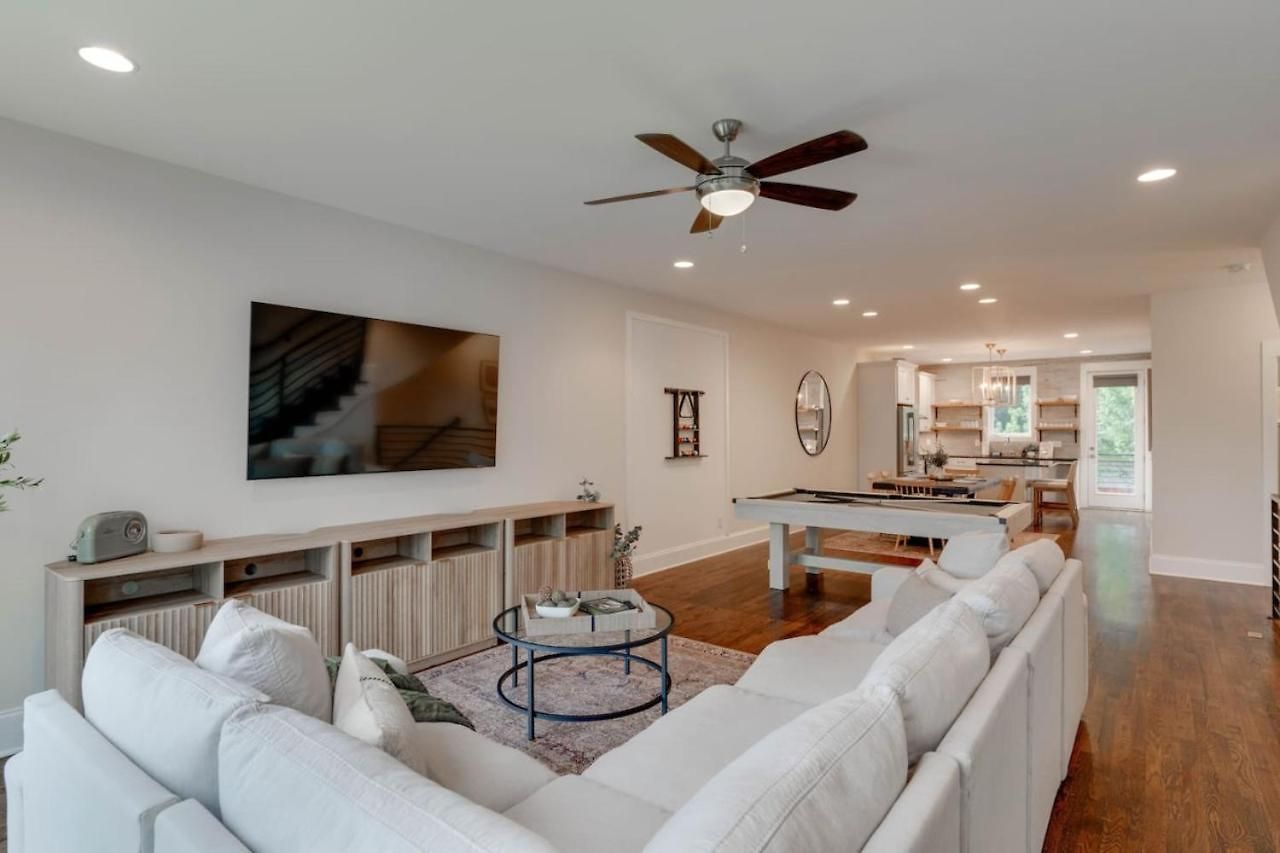 Holiday home Unforgettable Townhome-close To Broadway-10 Beds! Nashville