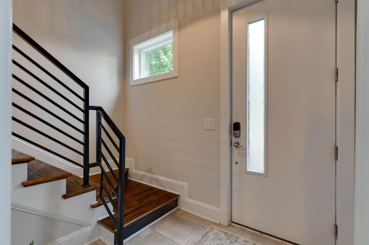 Unforgettable Townhome-close To Broadway-10 Beds! *