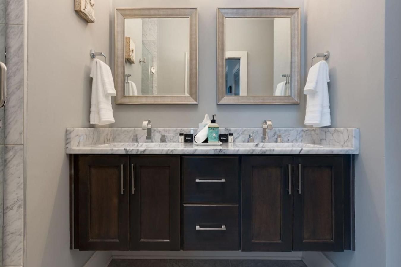 Holiday home Beautiful 3 Bedroom! Near Broadway-12th S-gulch