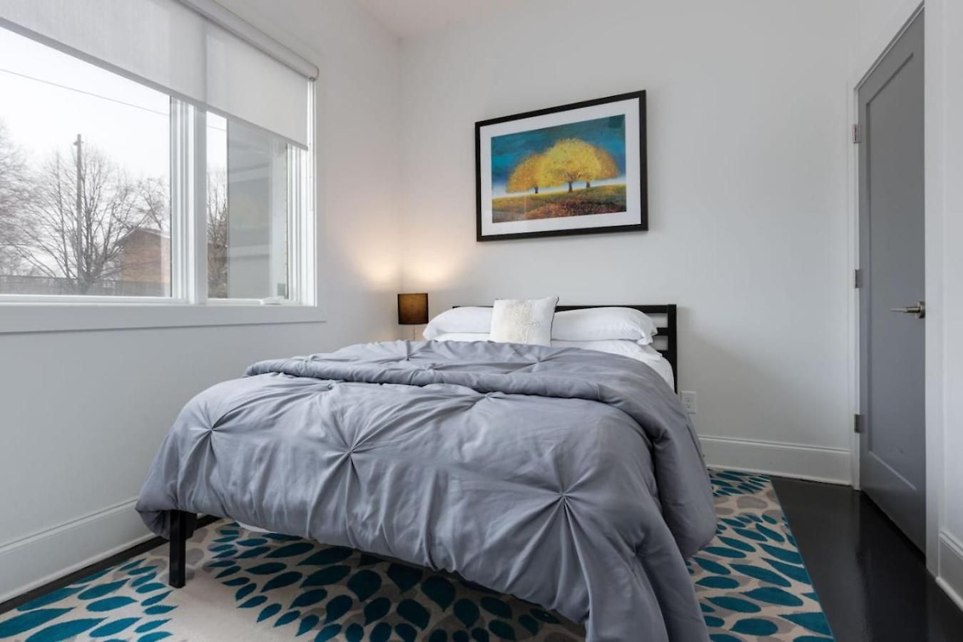 Beautiful 3 Bedroom! Near Broadway-12th S-gulch Holiday home Nashville
