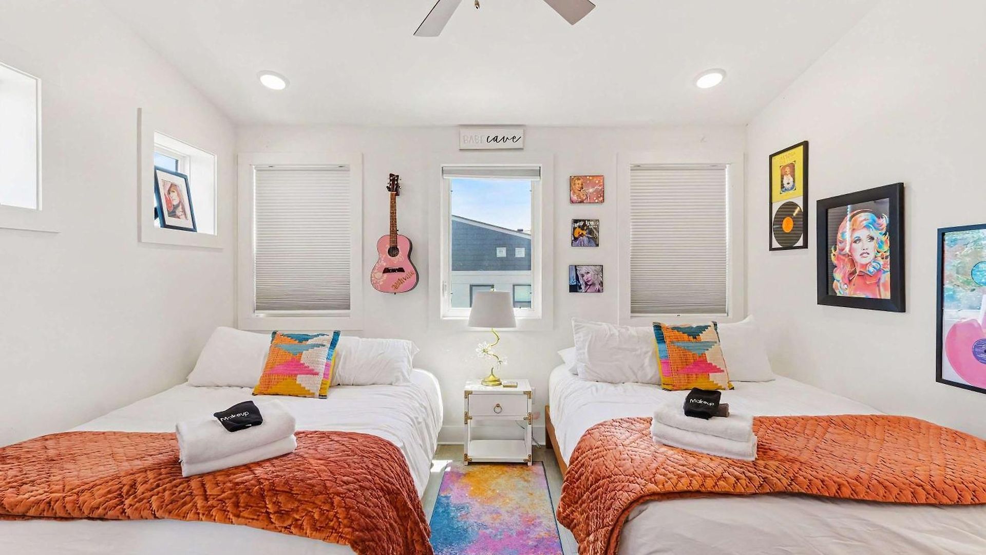 Beautiful Balcony Sleeps 12 4 Miles From Broadway Nashville