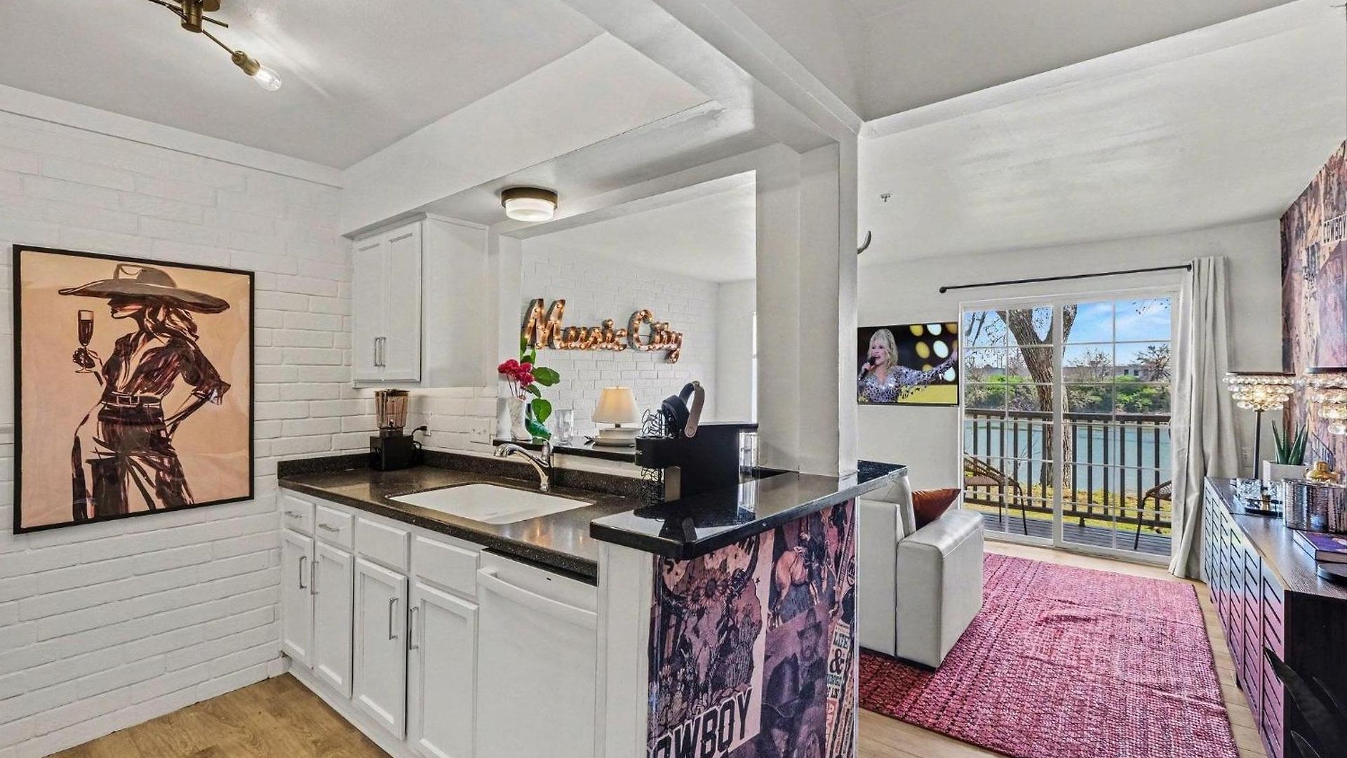 Holiday home - 914 1st Ave N Nashville