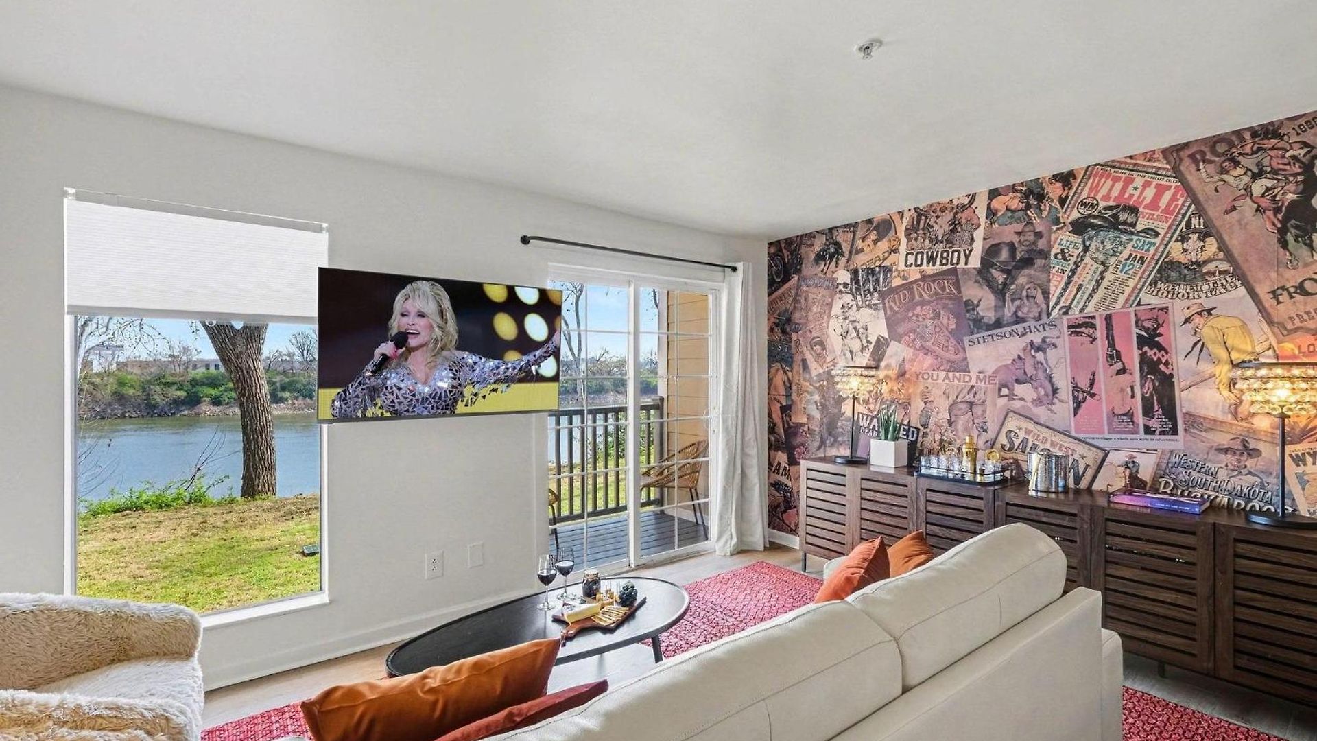 Holiday home - 914 1st Ave N *