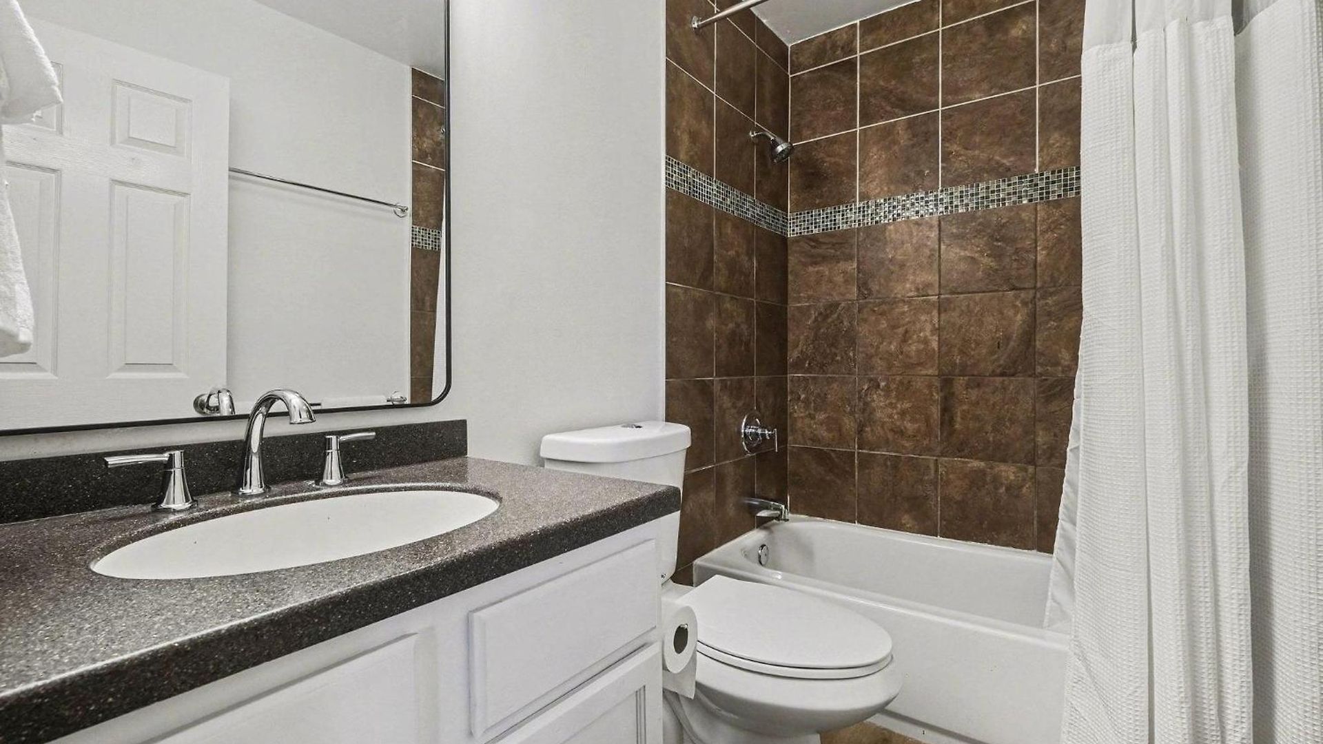 - 914 1st Ave N *