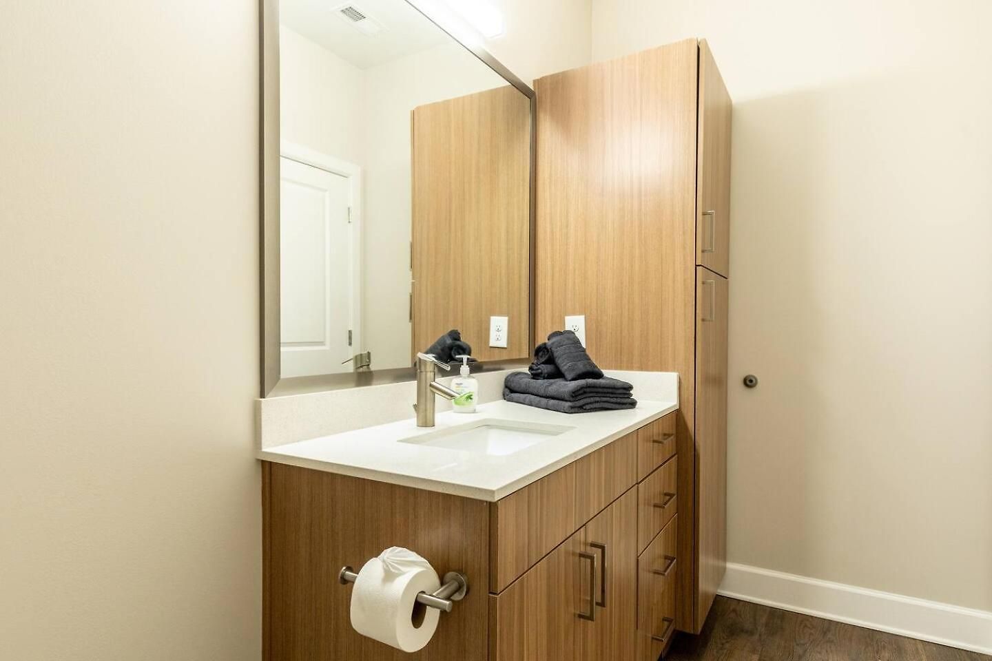 Apartment 2br, Haven At Gulch W/ Rooftop Pool & Views