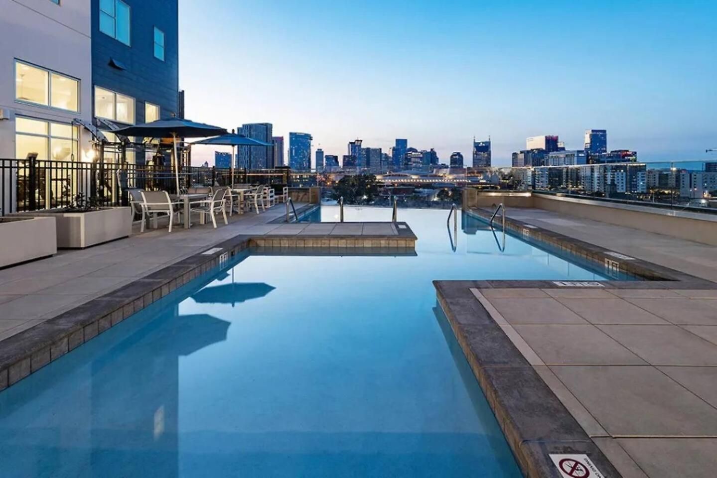 Apartment 2br, Haven At Gulch W/ Rooftop Pool & Views Nashville