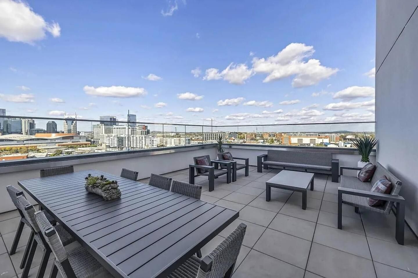 2br, Haven At Gulch W/ Rooftop Pool & Views Apartment