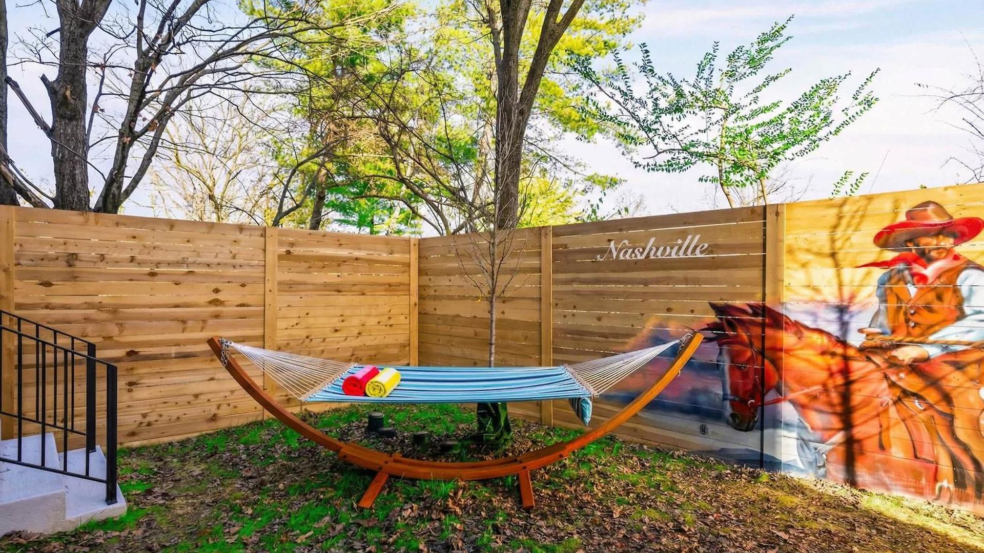 Hot Tub Poker Pool Table & Rooftop Mls View * Nashville