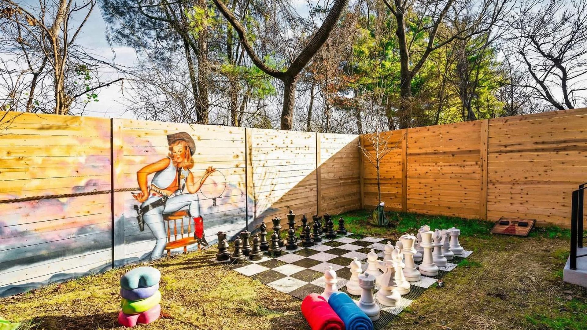 Hot Tub Poker Pool Table & Rooftop Mls View *