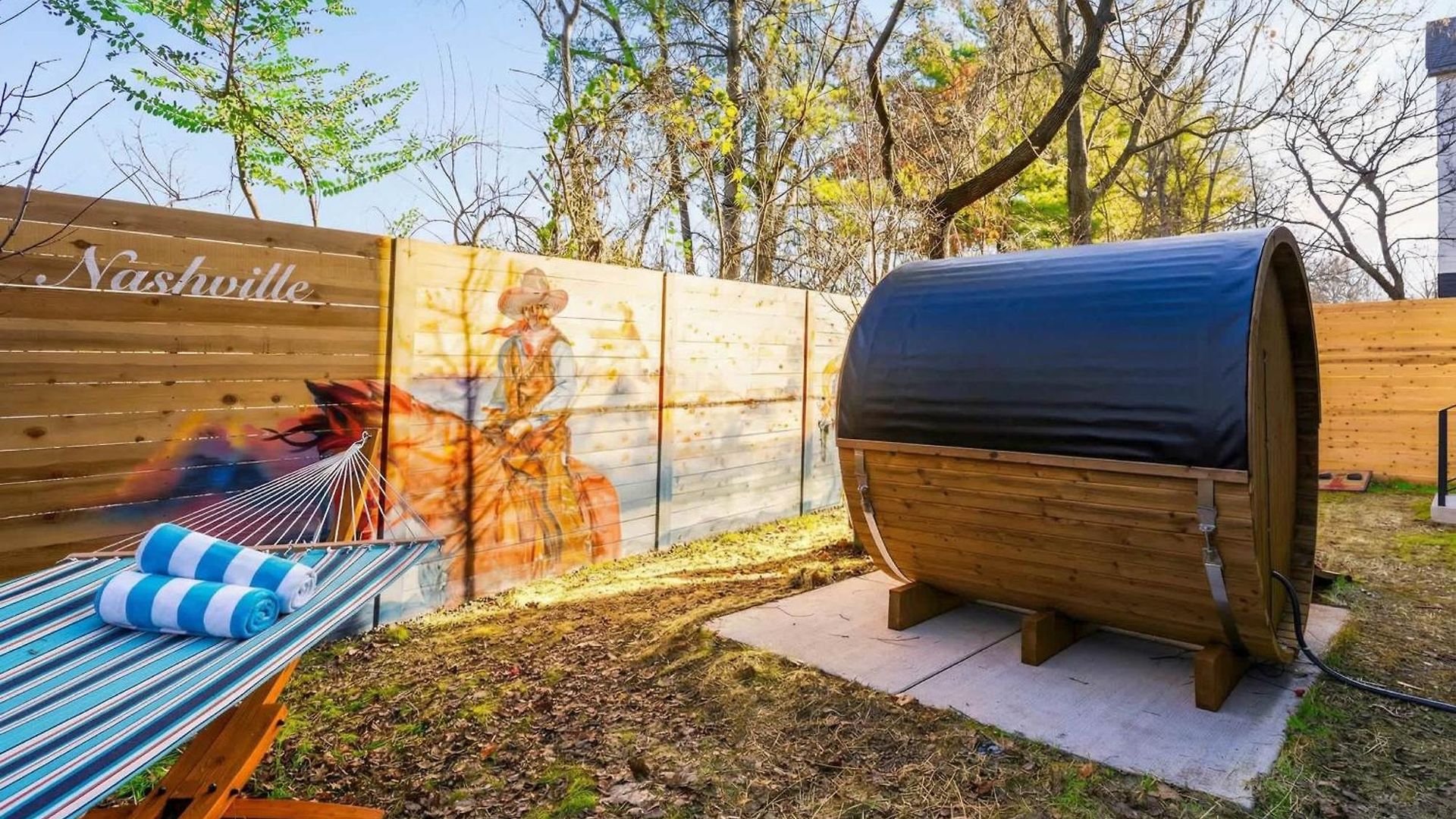 Hot Tub Poker Pool Table & Rooftop Mls View *
