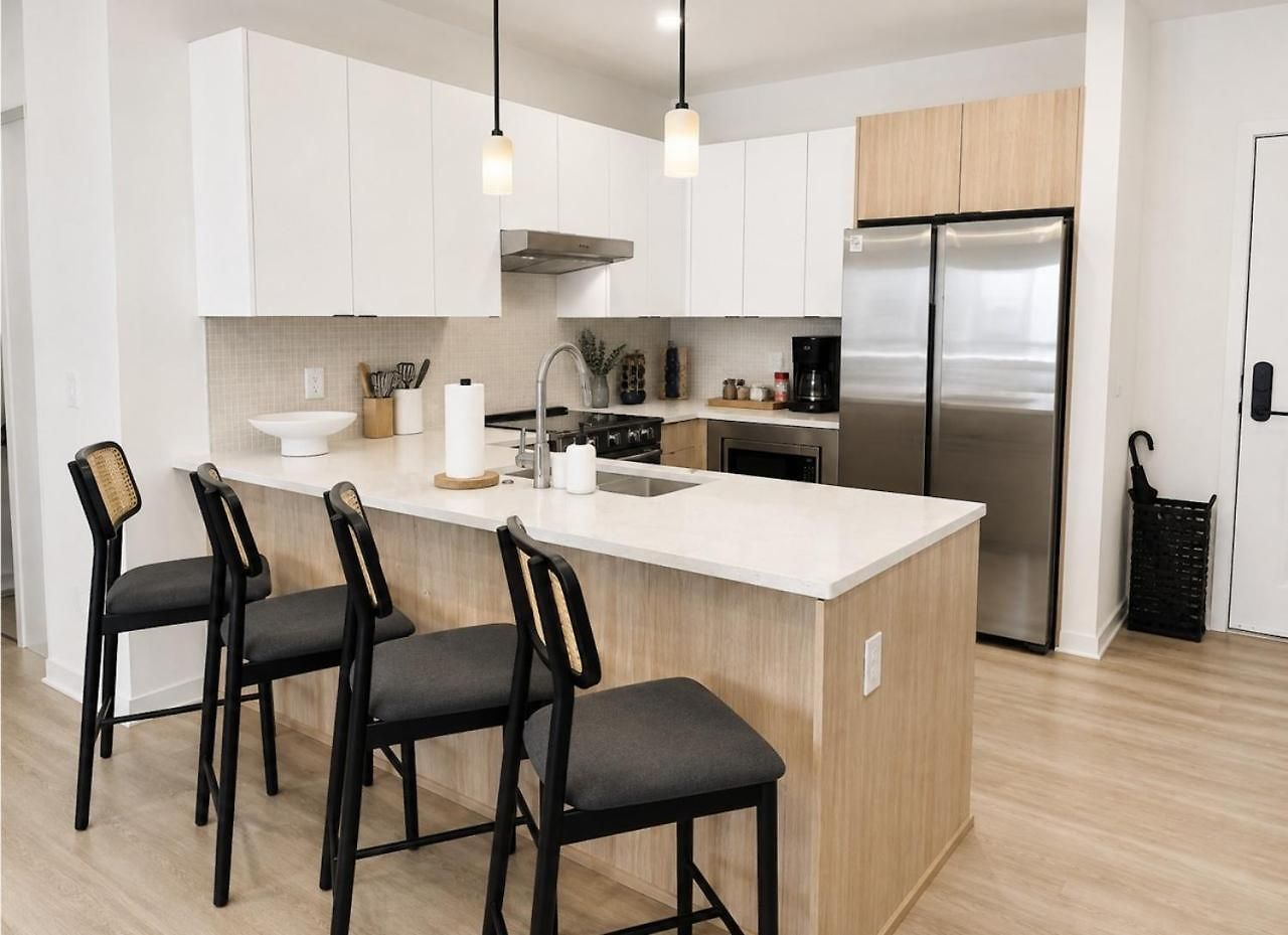 Layla's Downtown Nash Retreat | Walk To Broadway - Pool, Gym, Private Balcony, And More! Holiday home Nashville