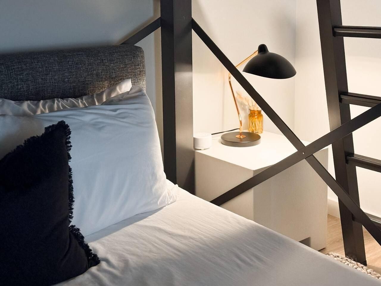 Holiday home Layla's Downtown Nash Retreat | Walk To Broadway - Pool, Gym, Private Balcony, And More! *