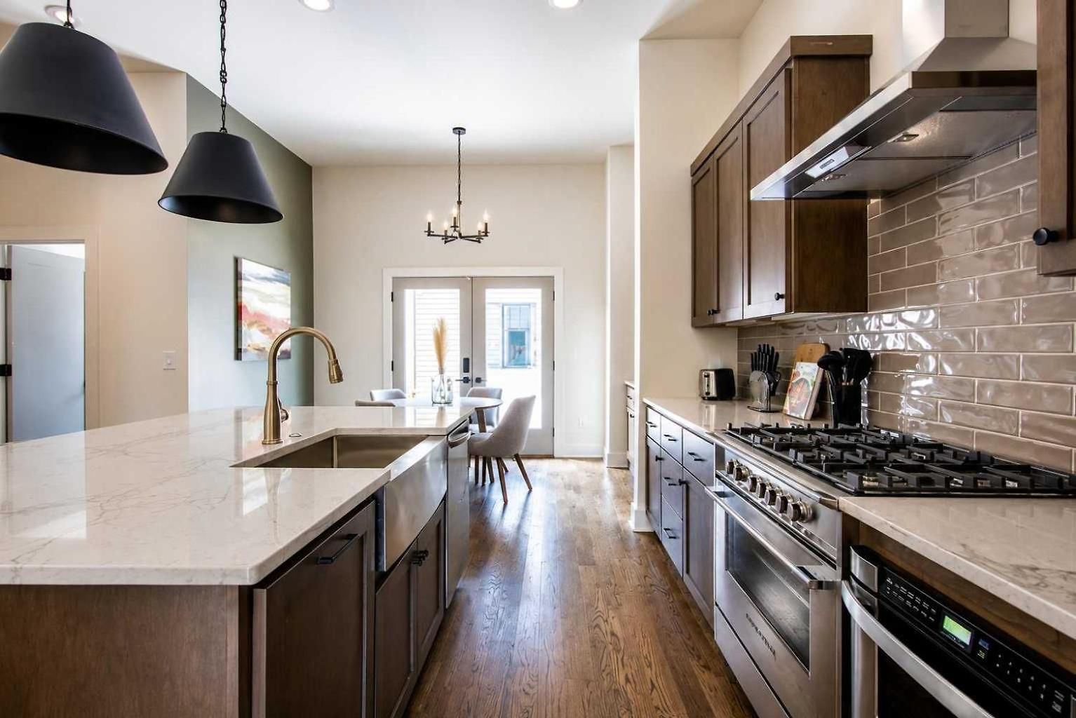 Stylish West End With Rooftop & Patio Holiday home Nashville