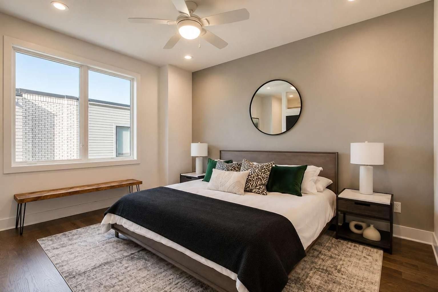 2 West End Homes Minutes To Broadway Holiday home