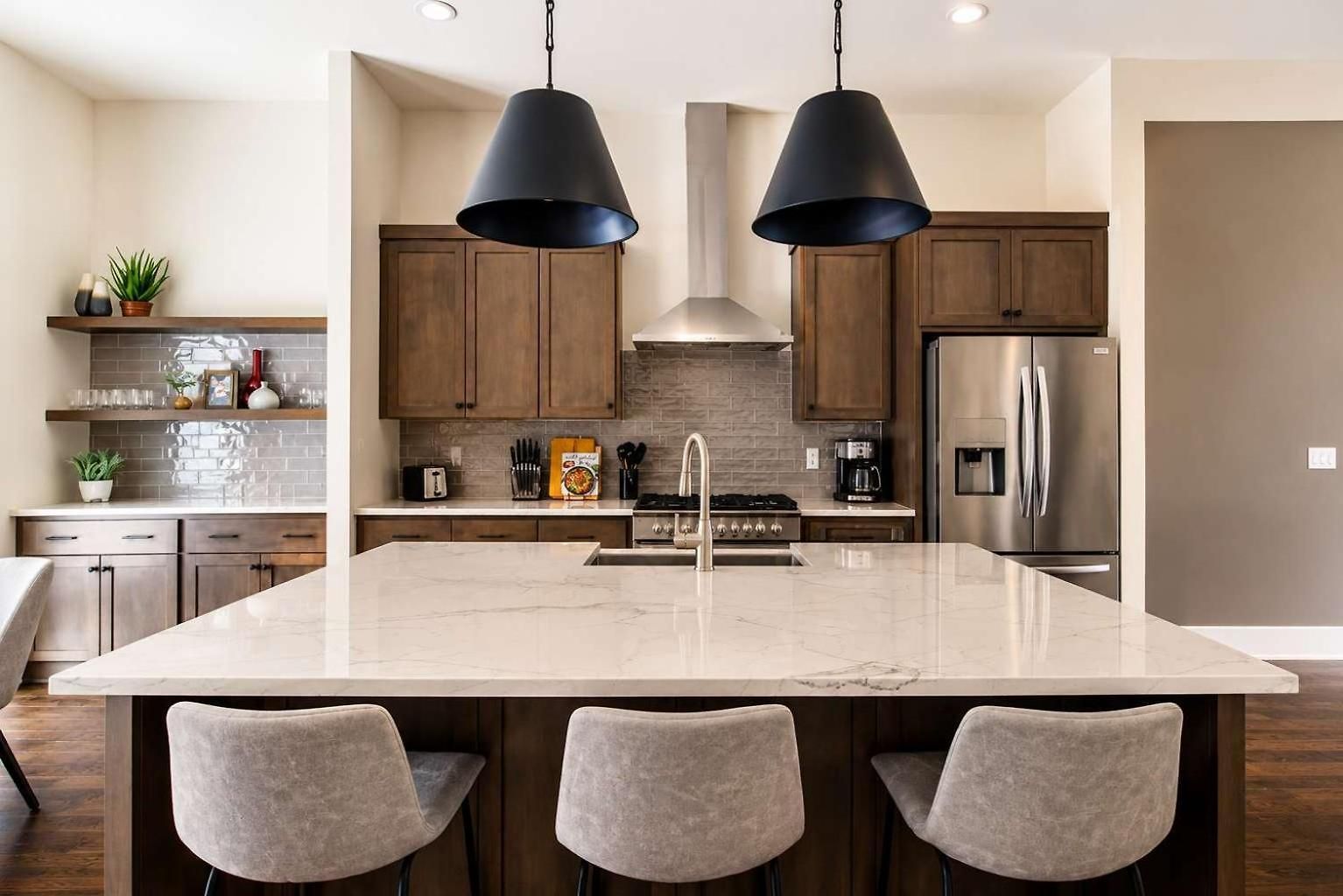 Stylish West End With Rooftop & Patio Holiday home