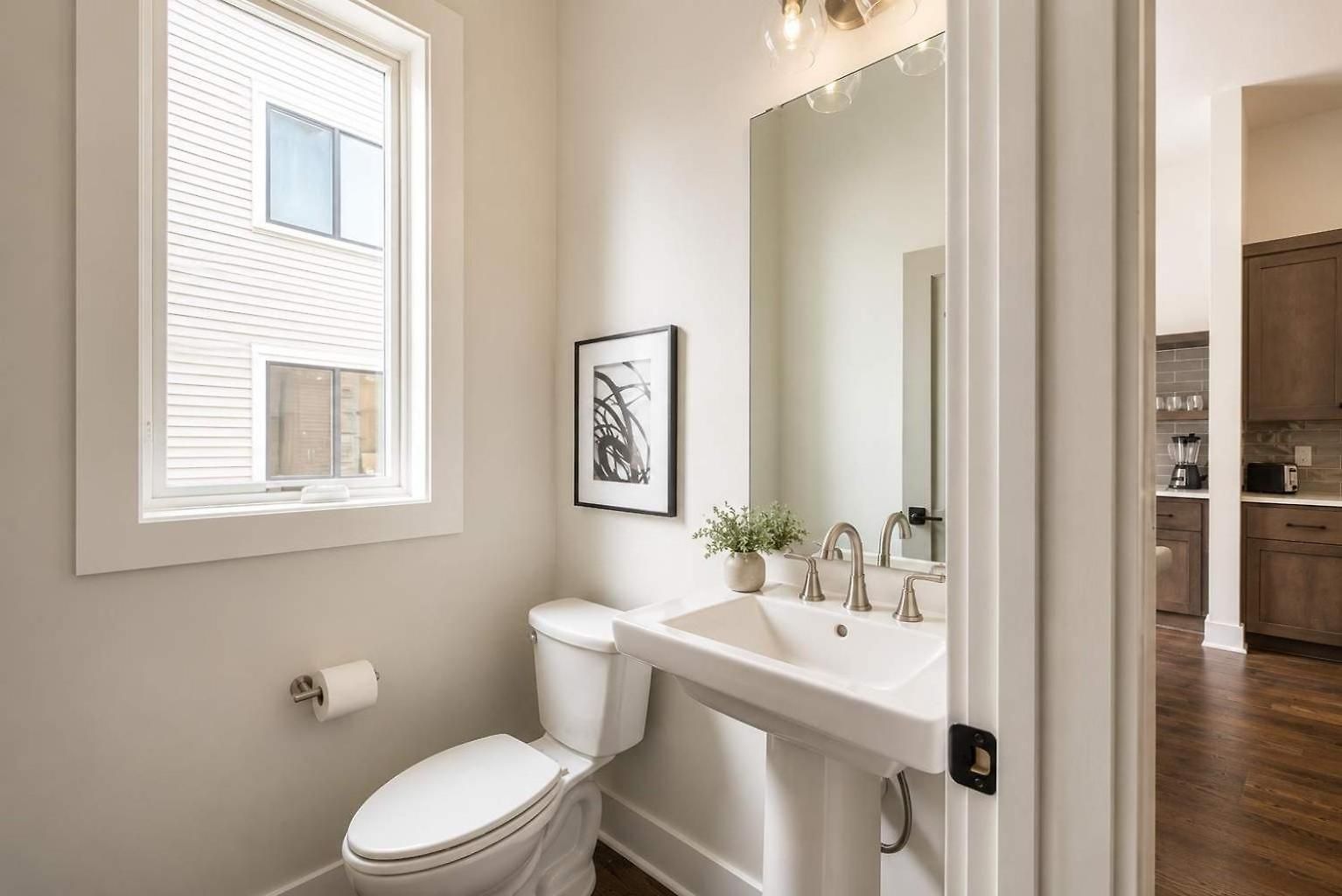 Stylish West End With Rooftop & Patio * Nashville