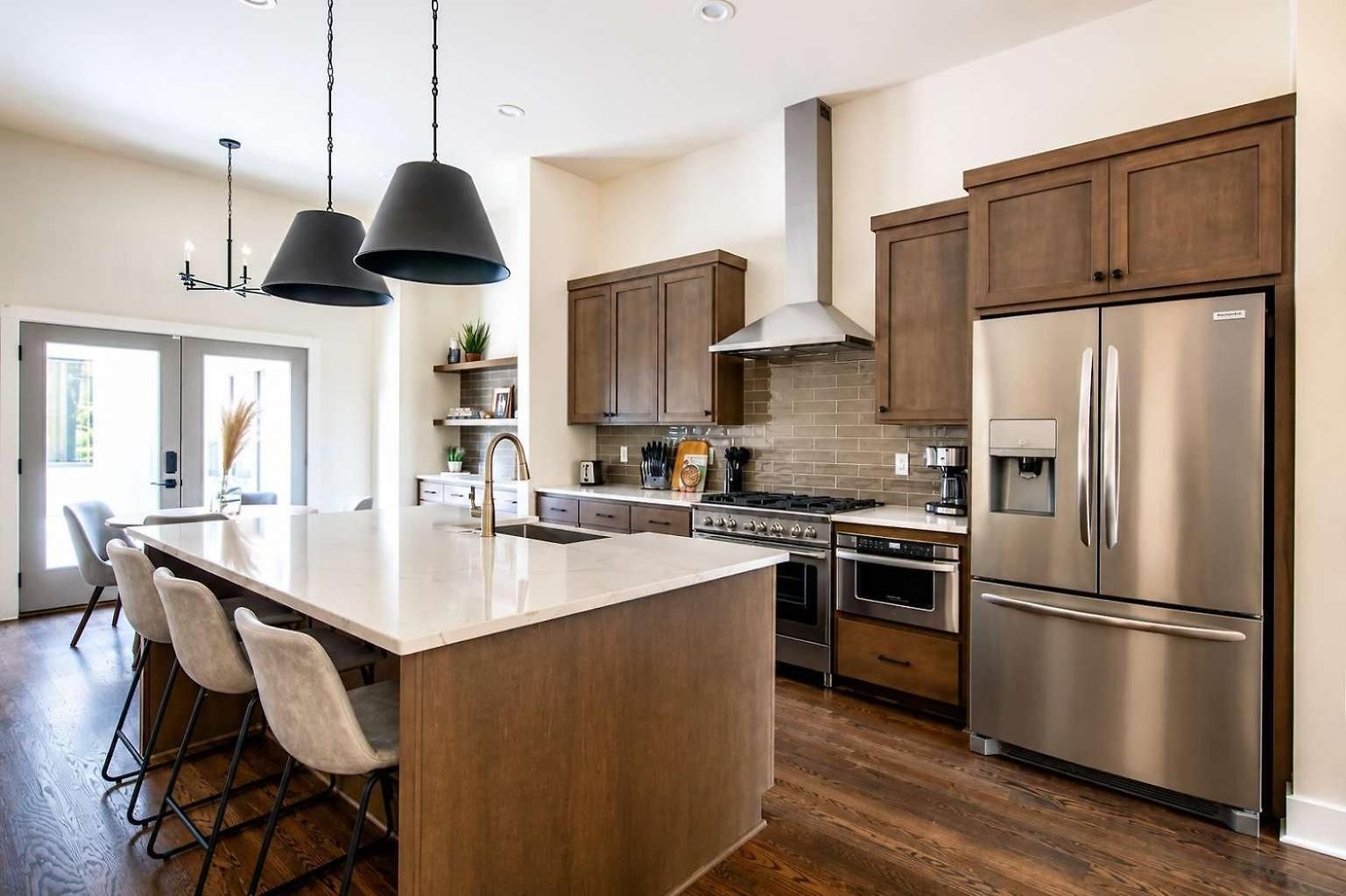 Holiday home 2 West End Homes With Stunning Rooftop Views *