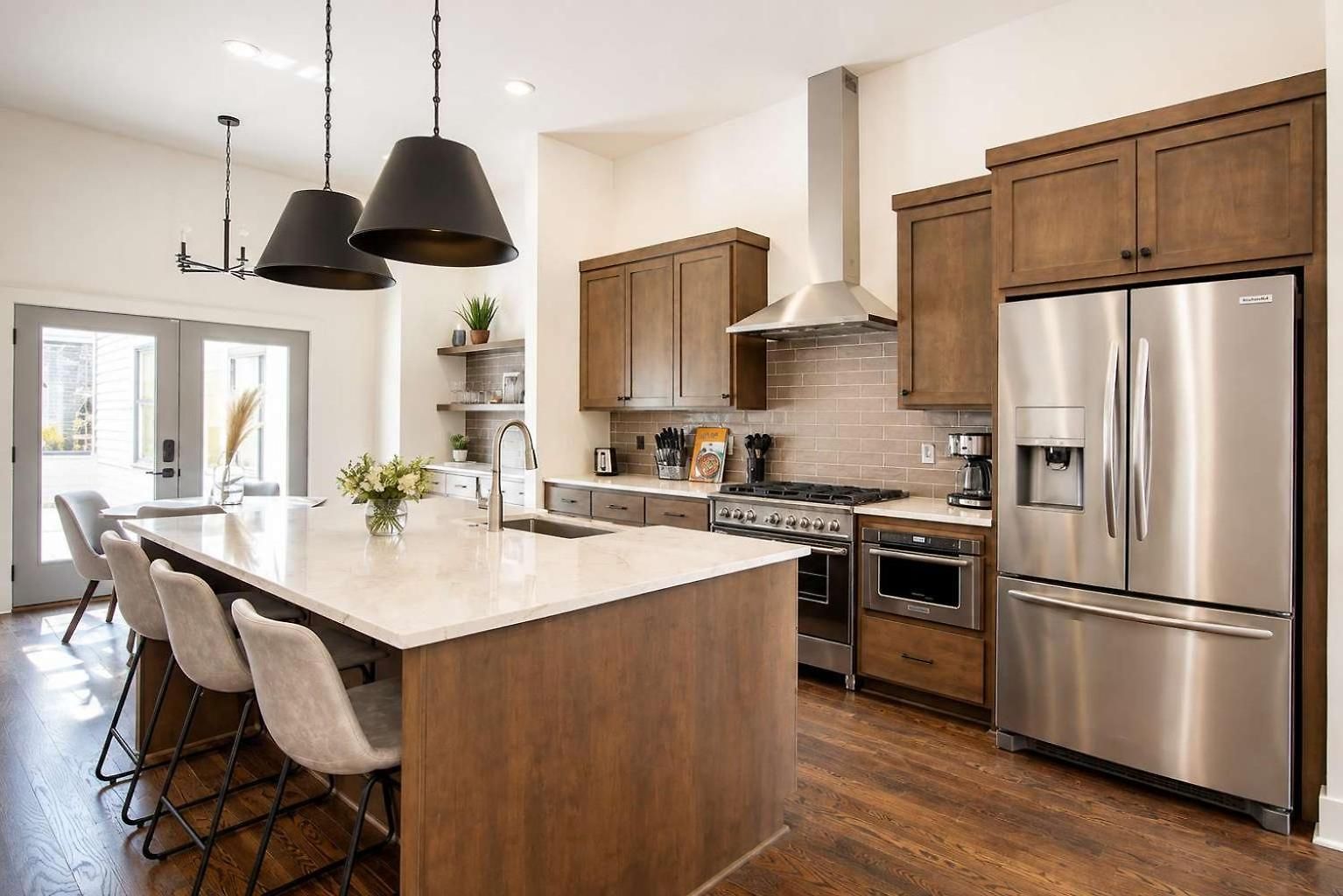 Stylish West End With Rooftop & Patio Holiday home