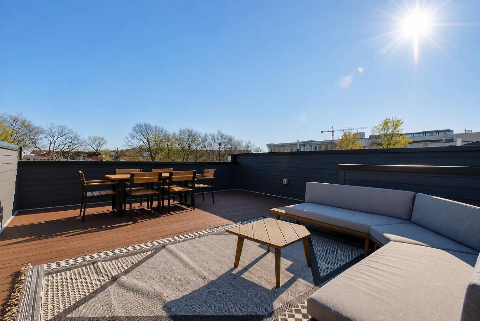 West End Getaway Balcony Near Broadway Holiday home
