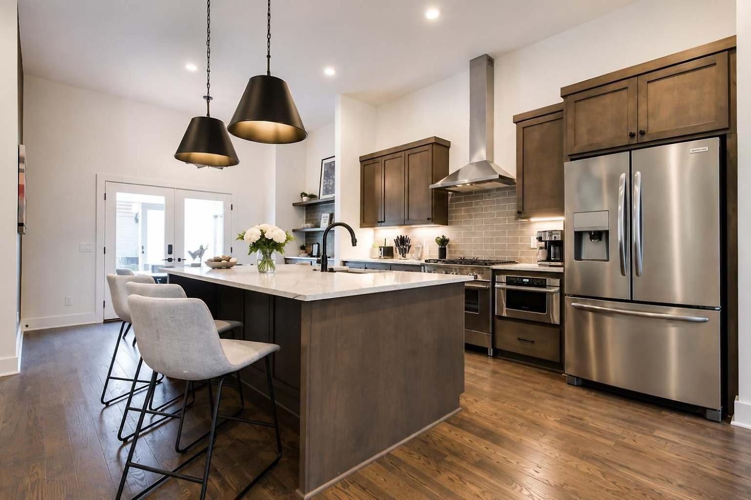 Holiday home 2 West End Homes Minutes To Broadway *