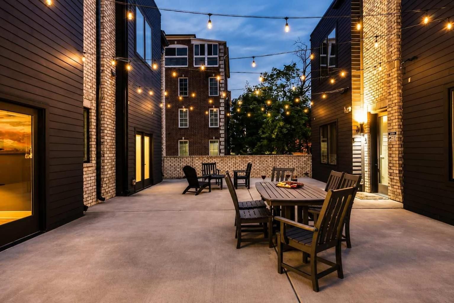Holiday home Stylish West End With Rooftop & Patio Nashville
