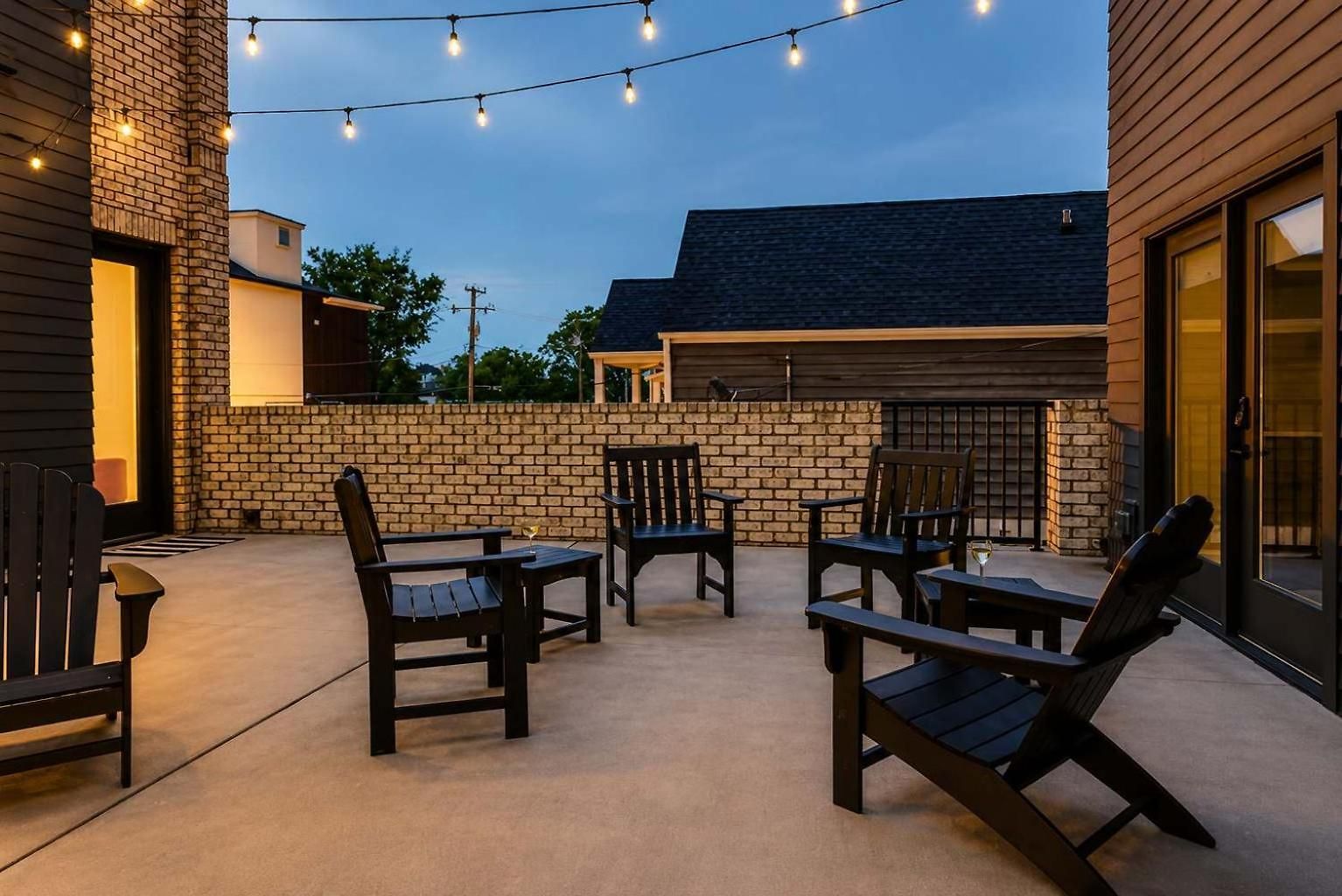 Holiday home 2 West End Homes Minutes To Broadway Nashville