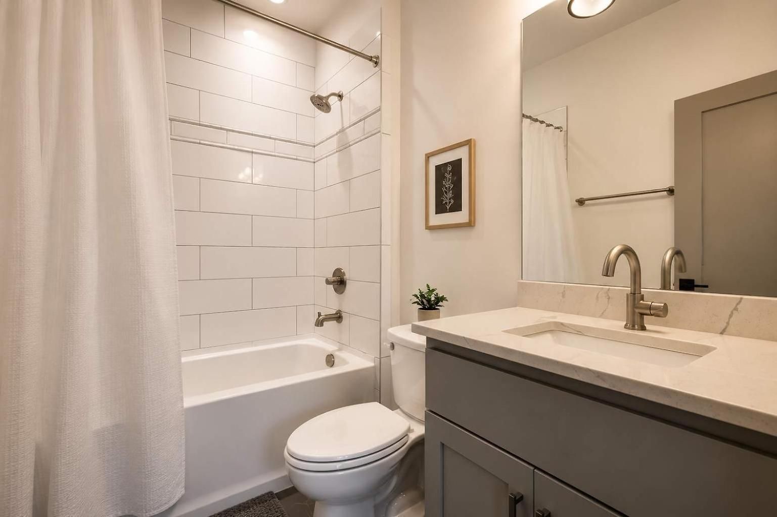 Holiday home 2 West End Homes Minutes To Broadway *