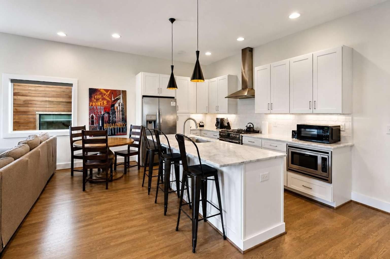 Holiday home Gorgeous Home-2 Miles To Lower Broadway *