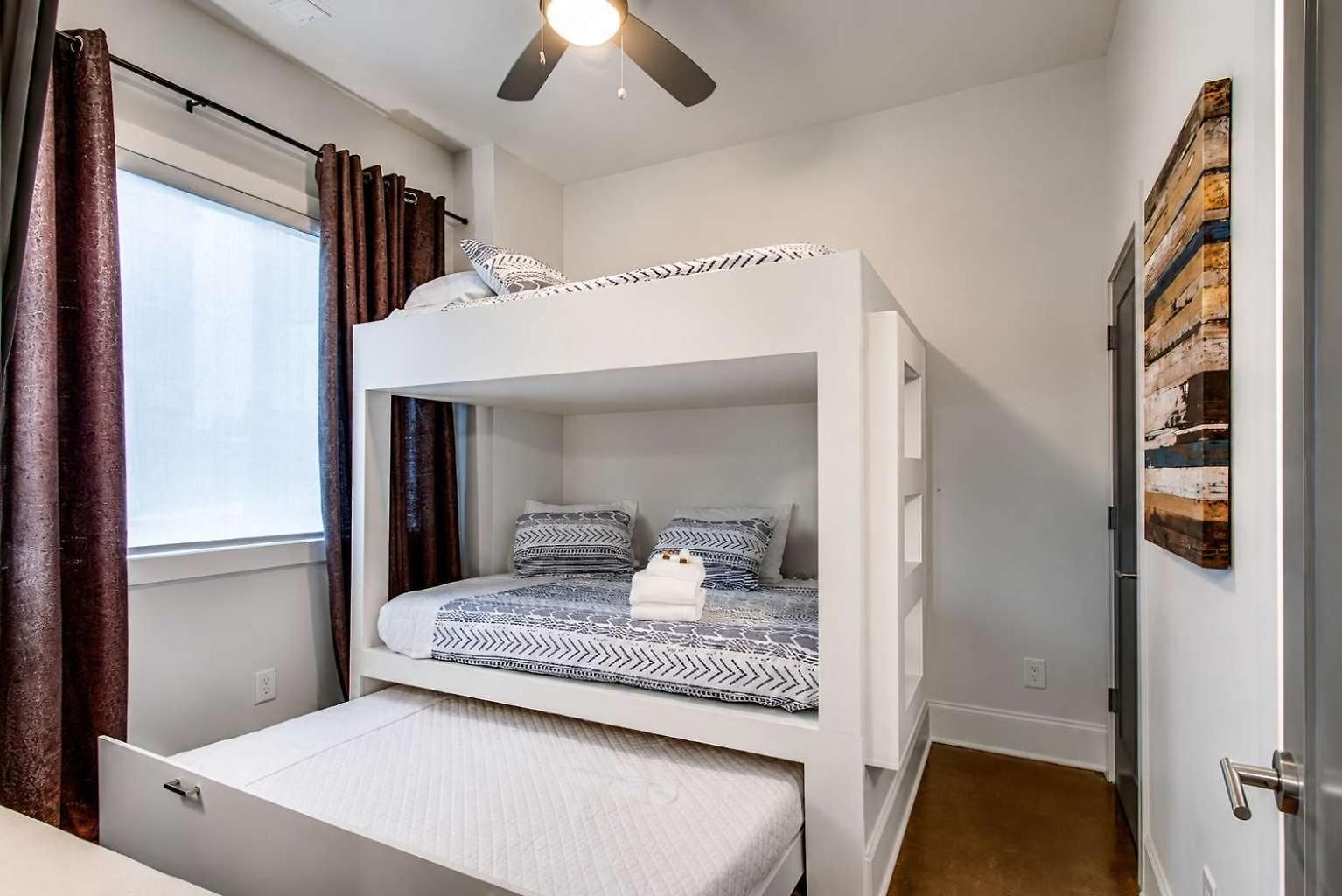 Holiday home 5 Min Uber To Downtown - 2 Car Gargage - Rooftop Nashville