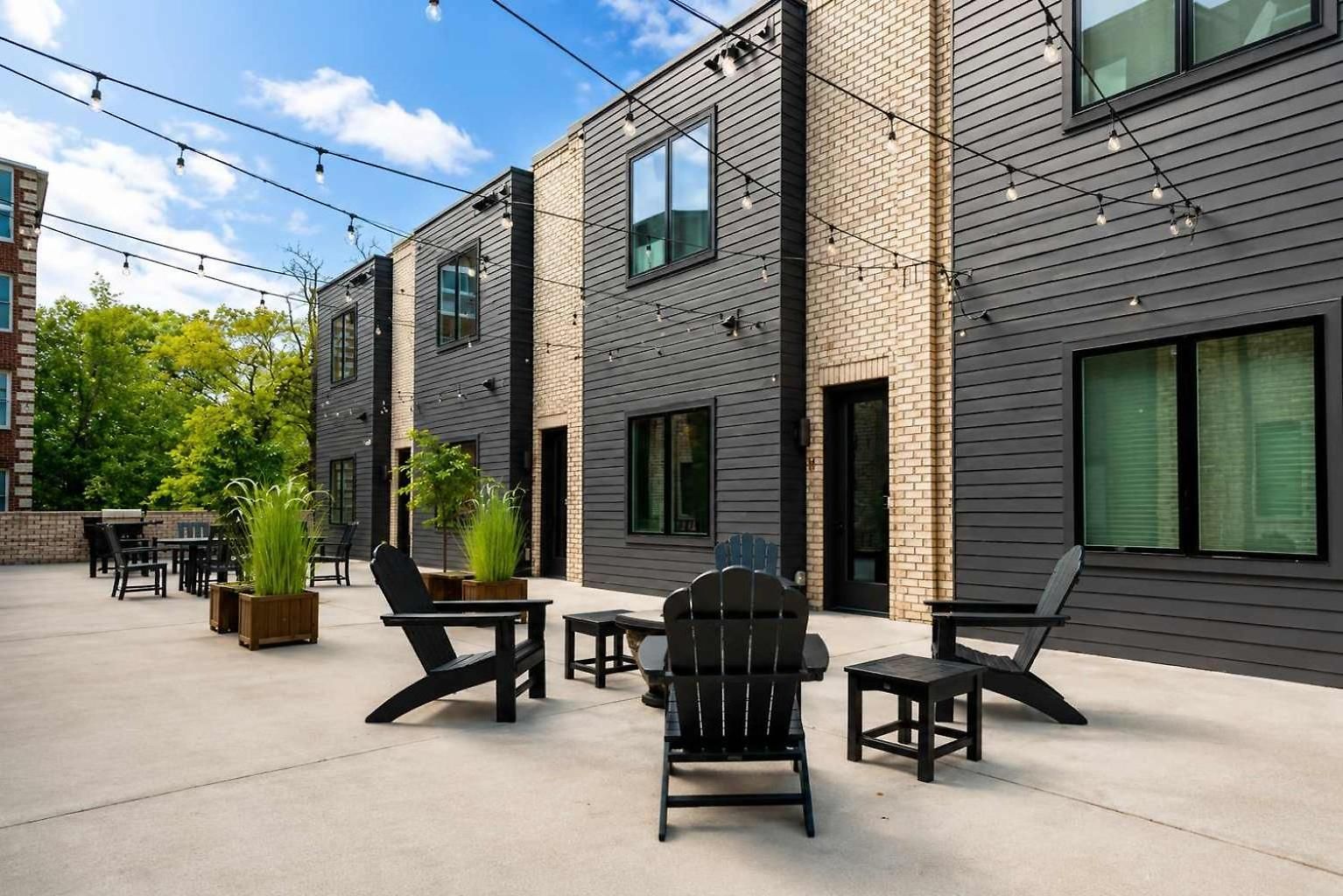 Two New Homes Sleeps Up To 24 Holiday home Nashville