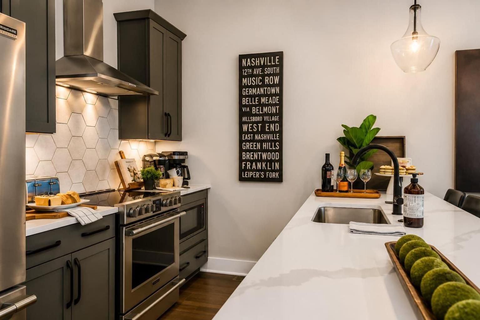 Modern Rooftop & Hot Tub Holiday home Nashville